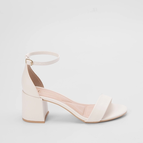 Sandália Gabriela Essenciais Salto Grosso Fivela Off White