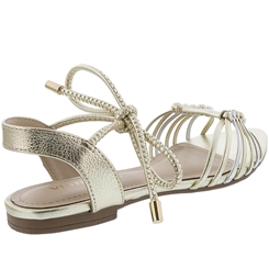 Sandália Rasteira Via Marte Detalhe em Nó Metalizada Dourado