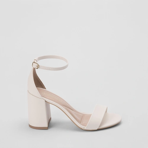 Sandália Gabriela Essenciais Salto Grosso Off White