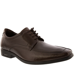 Os 6 sapatos que você vai ver em todo lugar (e querer usar!) neste ano -  Revista Marie Claire | Moda