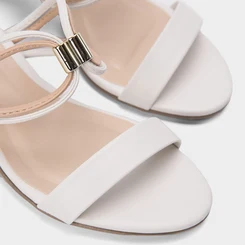 Tamanco Gabriela Salto Grosso Aplicação Tiras Off White