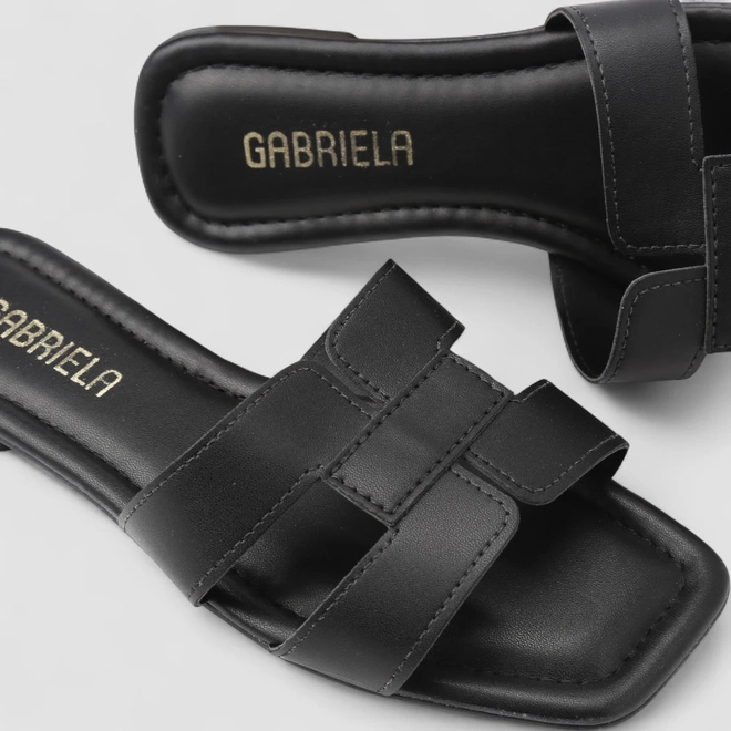 Rasteira Gabriela Essenciais Vazados Preto
