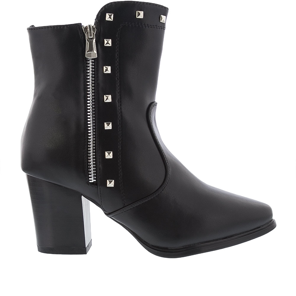 ankle boot tachas