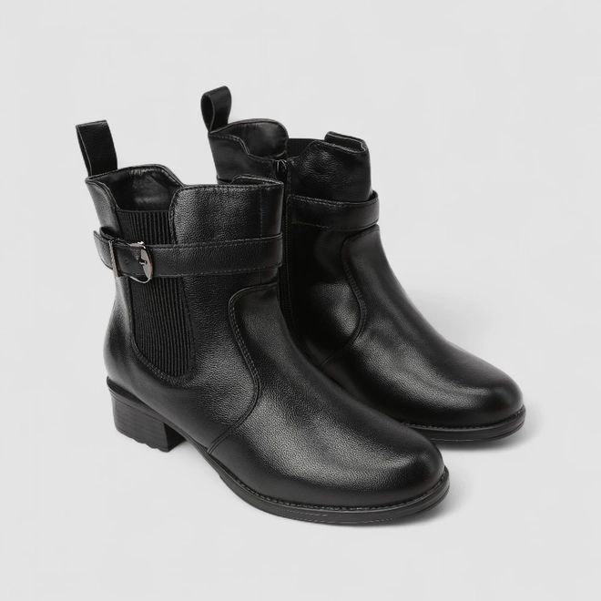 Bota Chelsea Mooncity Cano Curto Salto Bloco Detalhe Fivela Preto