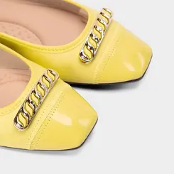 Sapatilha Feminina Moleca Detalhe Metalizado Amarelo