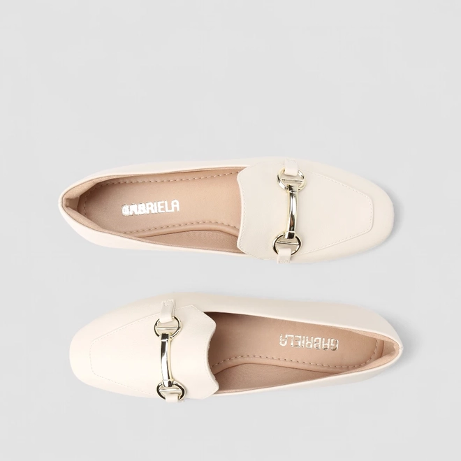 Mocassim Feminino Gabriela Enfeite Metálico Off White