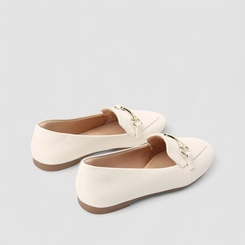 Mocassim Feminino Gabriela Enfeite Metálico Off White