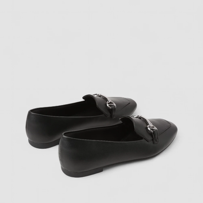 Mocassim Feminino Gabriela Enfeite Metálico Preto
