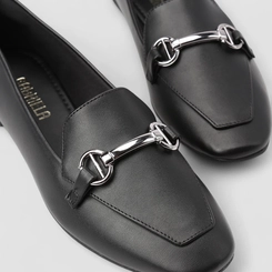Mocassim Feminino Gabriela Enfeite Metálico Preto