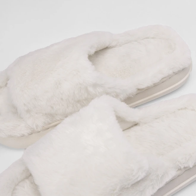 Pantufa STZ Feminina Slide Peluciada Branco