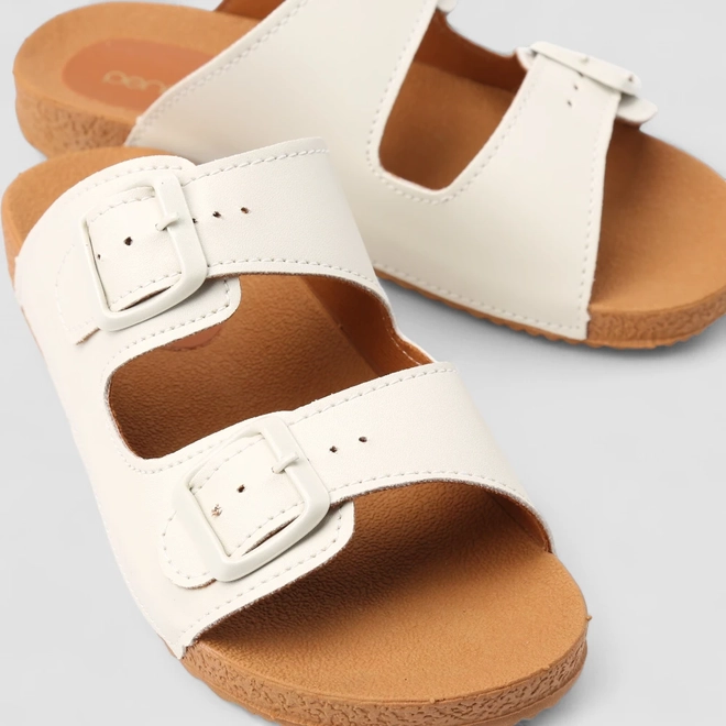 Rasteira Papete Penélope Flat Detalhe Fivelas Off White