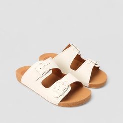 Rasteira Papete Penélope Flat Detalhe Fivelas Off White