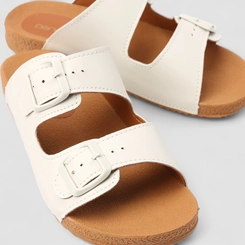 Rasteira Papete Penélope Flat Detalhe Fivelas Off White
