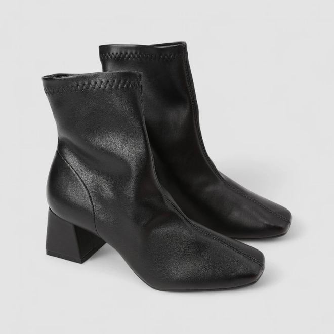 Bota Feminina Bebecê Cano Curto Salto Bloco Detalhe Pespontos Preto