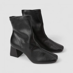 Bota Feminina Bebecê Cano Curto Salto Bloco Detalhe Pespontos Preto