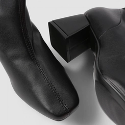 Bota Feminina Bebecê Cano Curto Salto Bloco Detalhe Pespontos Preto