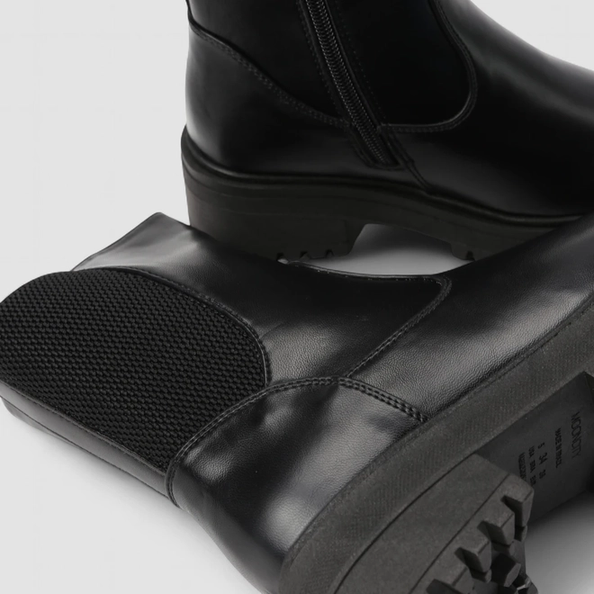 Bota Chelsea Feminina Mooncity Tratorada Preto