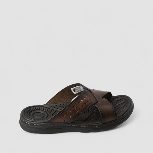 Chinelo Pegada Tiras Cruzadas Perfuros Couro Marrom