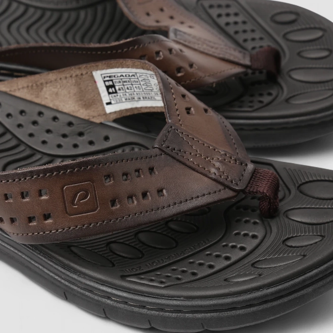 Chinelo Pegada Perfuros Couro Marrom