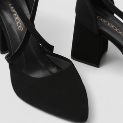 Scarpin Feminino Penélope Salto Bloco Tiras Cruzadas Nobuck Preto