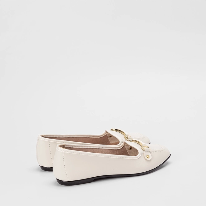 Mocassim Feminino Moleca Detalhe Aplicação Metalizada Off White