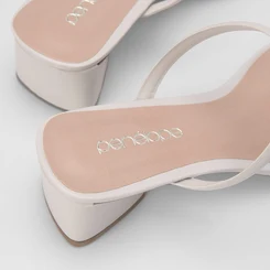 Tamanco Feminino Penélope Salto Geométrico Off White