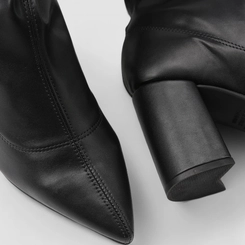 Bota Over The Knee Gabriela Salto Bloco Amarração Preto