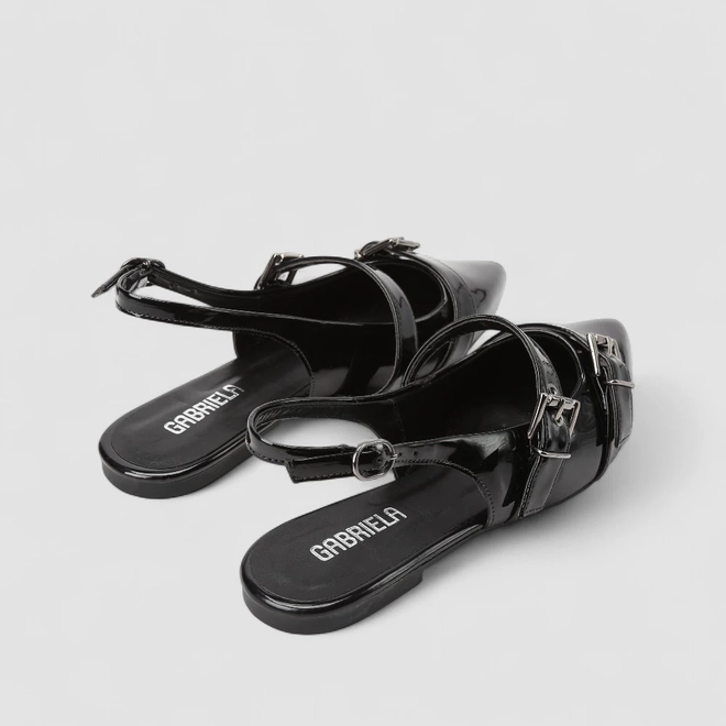 Sapatilha Boneca Slingback Feminina Gabriela Detalhe Fivelas Verniz Preto