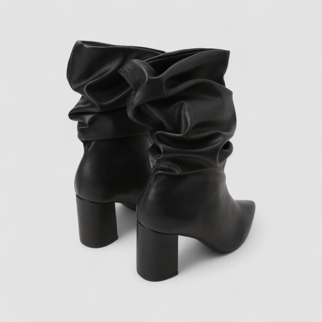 Bota Slouchy Feminina Gabriela Cano Médio Salto Grosso Drapeado Preto
