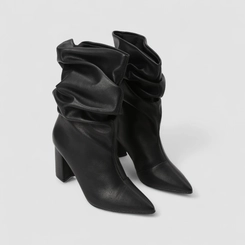 Bota Slouchy Feminina Gabriela Cano Médio Salto Grosso Drapeado Preto