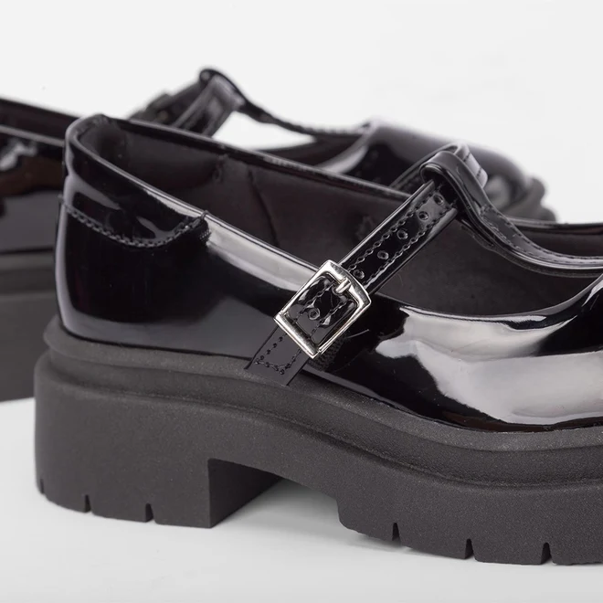 Sapatilha Boneca Infantil Molekinha Plataforma Tratorada Fivela Verniz Preto