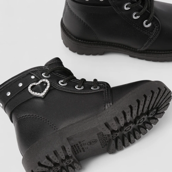 Bota Coturno Molekinha Bebê Coração Rebites Preto