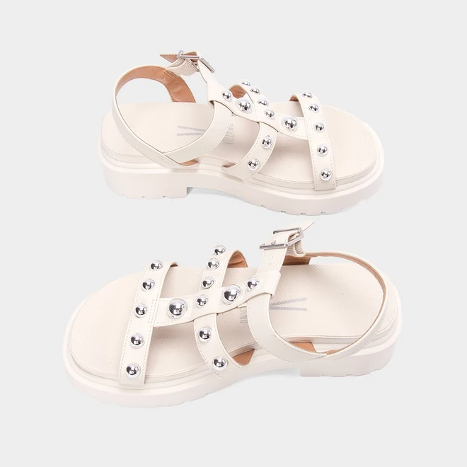 Sandália Vizzano Plataforma Tratorada Fivela Rebites Off White