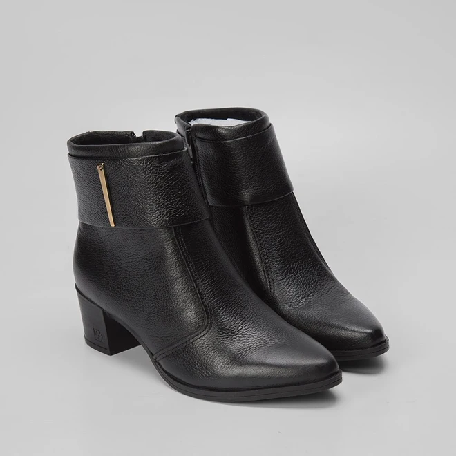 Ankle Boot Pegada Couro Detalhe Tira Preto
