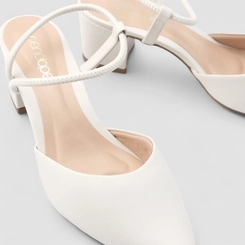 Scarpin Slingback Penélope Salto Médio Off White