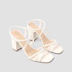 Sandália Feminina Penélope Salto Bloco Tira Cruzada Detalhe Nó Off White