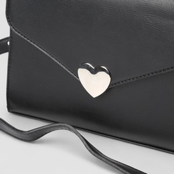Bolsa Transversal Média Feminina Gabriela Detalhe Coração Preto