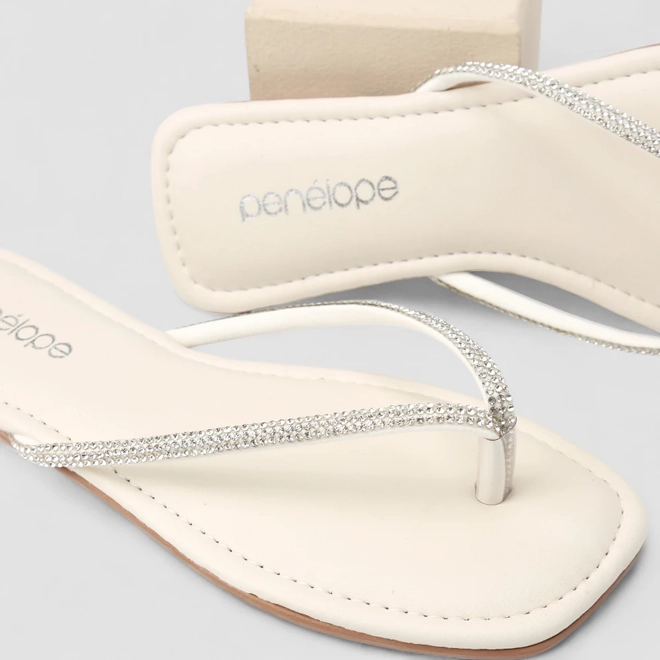 Rasteira Feminina Penélope Tira Strass Off White