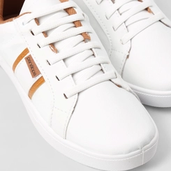 Tênis Casual Feminino Penélope Elástico Recorte Caramelo Branco