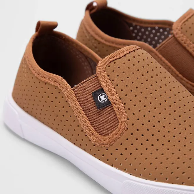 Slip On Infantil Molekinho Calce Fácil Detalhe Perfuros Caramelo