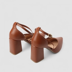 Scarpin Feminino Penélope Salto Bloco Tiras Cruzadas Caramelo