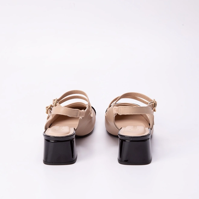 Scarpin Slingback Bebecê Salto Bloco Recorte Fivelas Verniz Nude