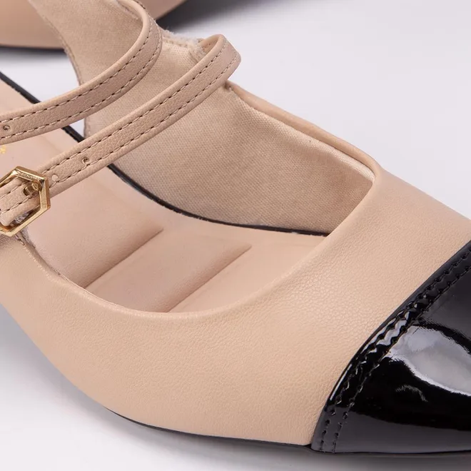 Scarpin Slingback Bebecê Salto Bloco Recorte Fivelas Verniz Nude