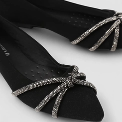 Sapatilha Gabriela Detalhe Strass Nó Nobuck Preto