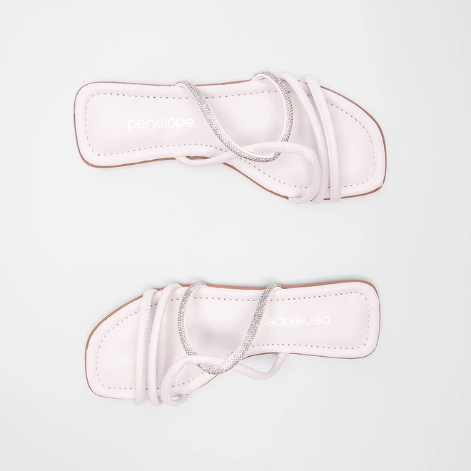 Rasteira Penélope Tiras Entrelaçadas Detalhe Strass Off White