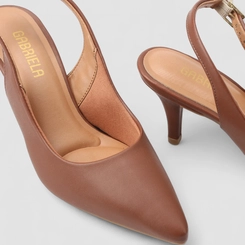 Scarpin Slingback Gabriela Salto Fino Caramelo