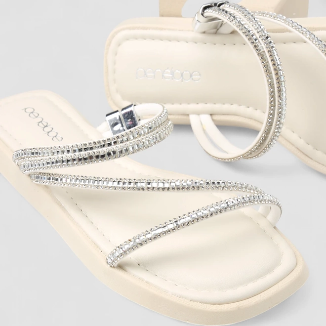 Tamanco Rasteiro Feminino Penélope Tiras Strass Off White