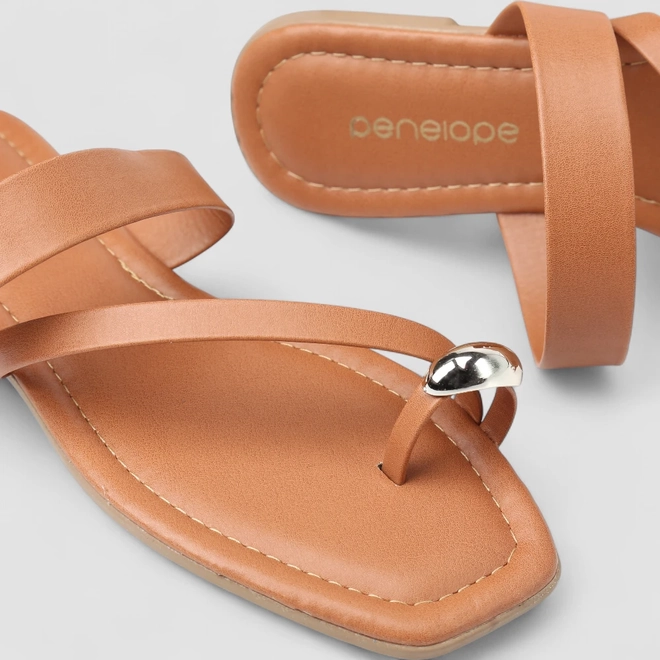 Rasteira Penélope Detalhe Enfeite Bold Caramelo