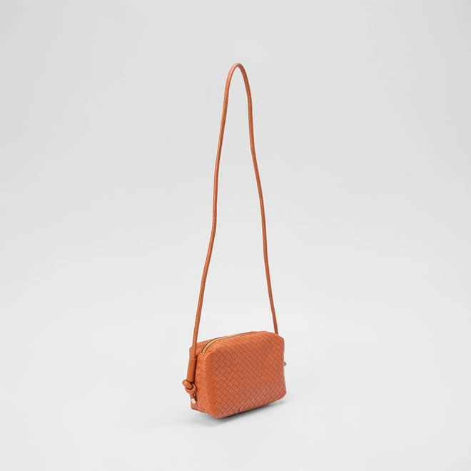 Bolsa Transversal Penélope Tressê Detalhe Alça Nó Caramelo