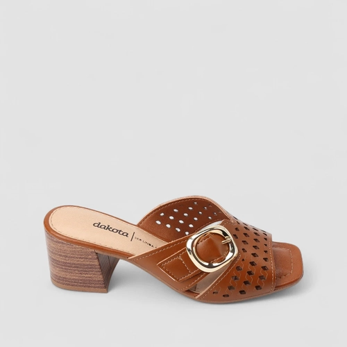 Tamanco Feminino Dakota Perfuros Fivela Metalizada Caramelo